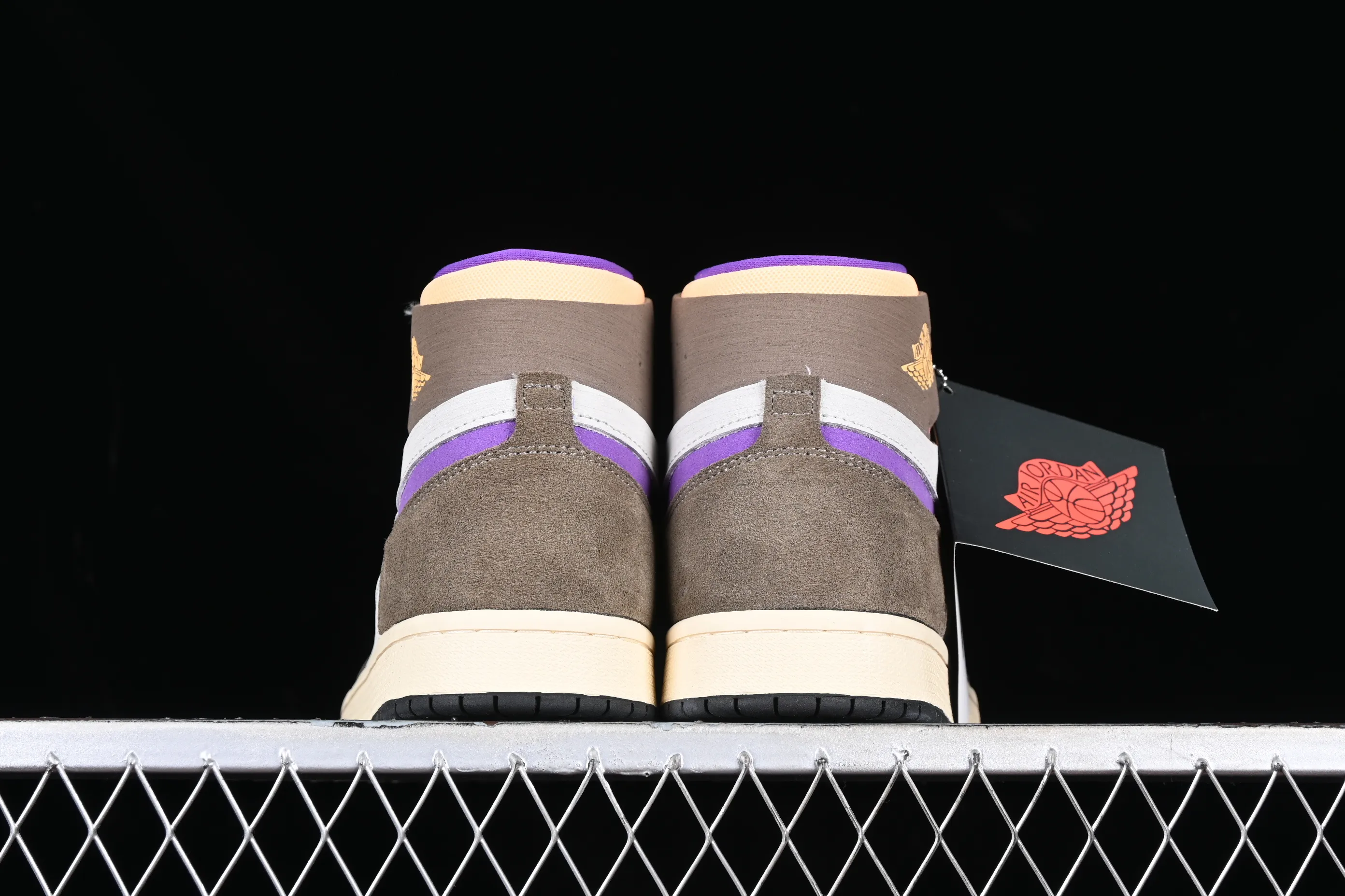 All categories Air Jordan Jordan series basketball shoes Air Jordan 1 High Air Jordan 1 Zoom CMFT AJ1 Joe 1 gray and purple color matching DV1307-205